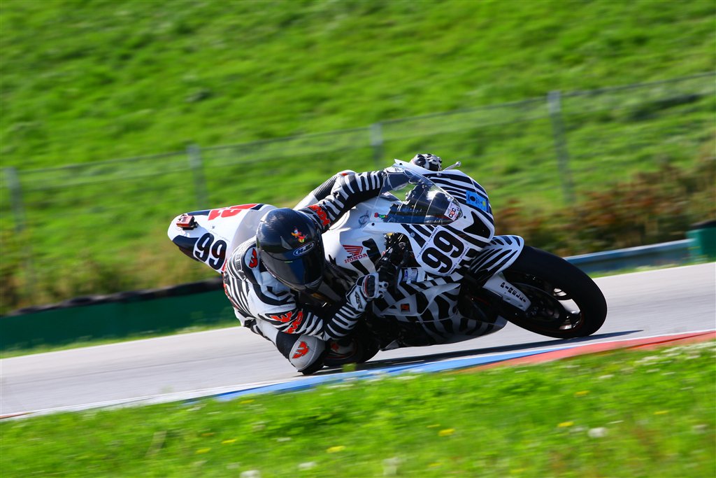 VÍTĚZ KATEGORIE SPORTBIKE