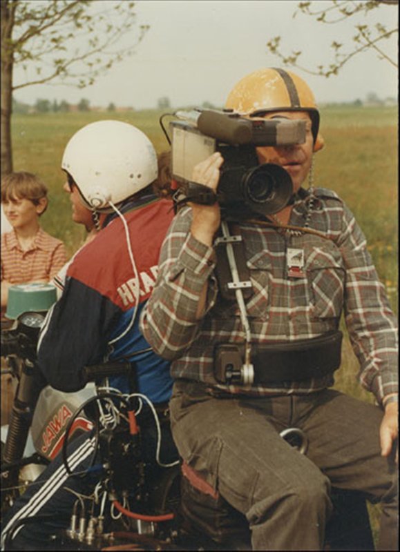Kameraman na motocyklu