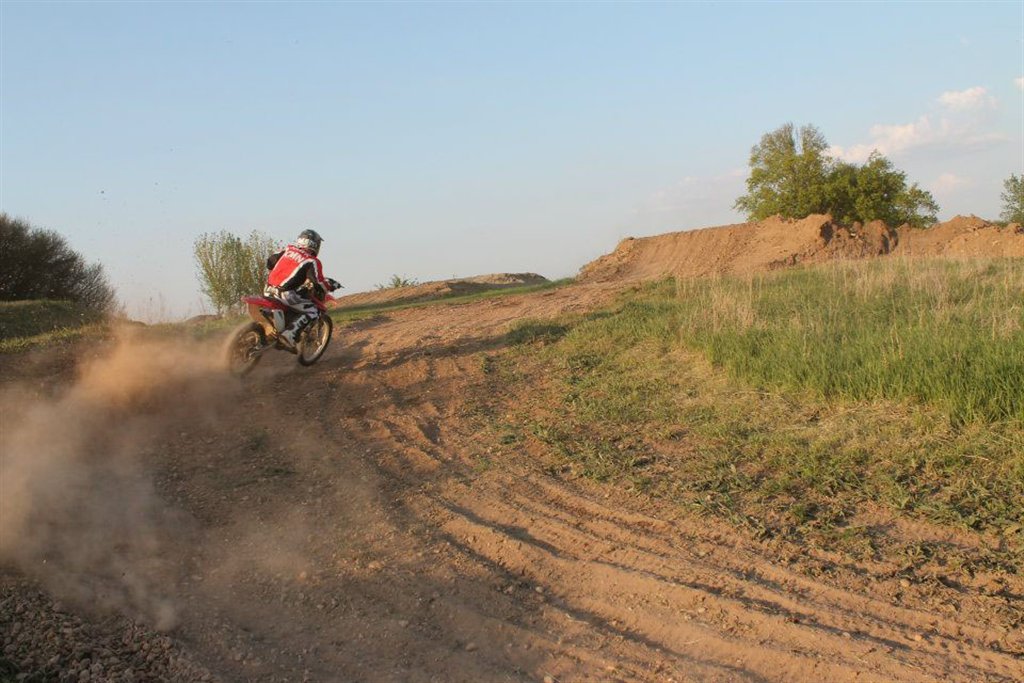 Ze snu motokrosovou tratí