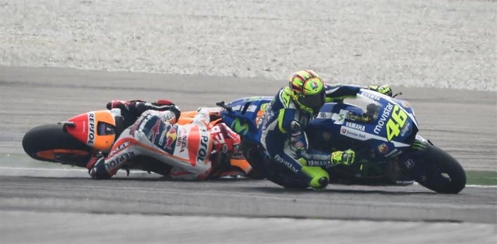 Slunce, MotoGP a pár facek